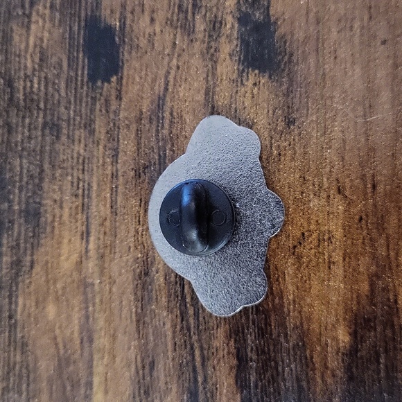 Spaceship Cat Enamel Pin - Picture 3 of 3